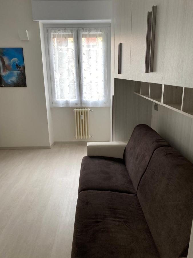 First Home Милан Экстерьер фото