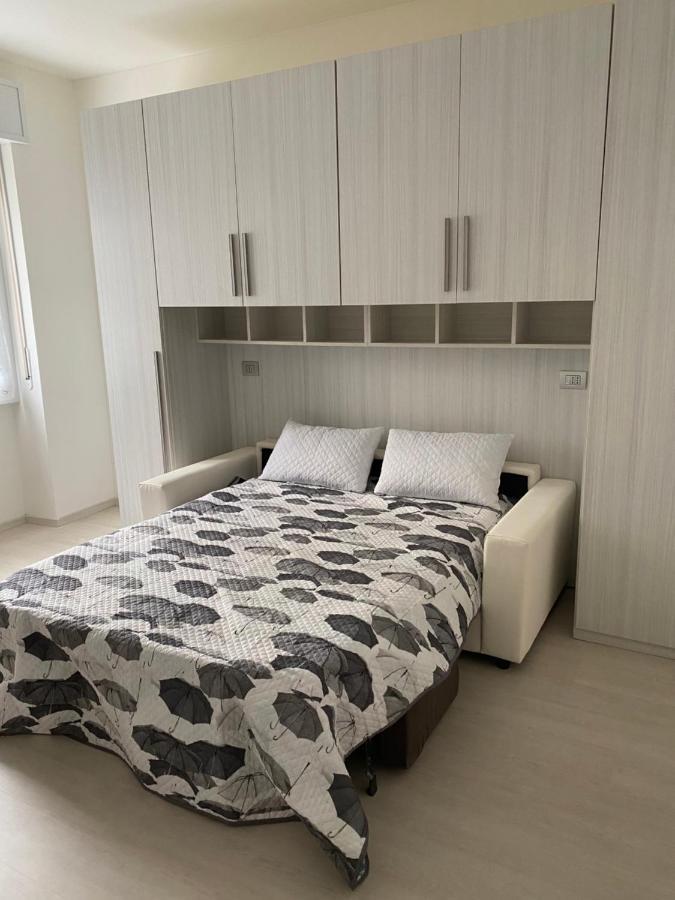 First Home Милан Экстерьер фото