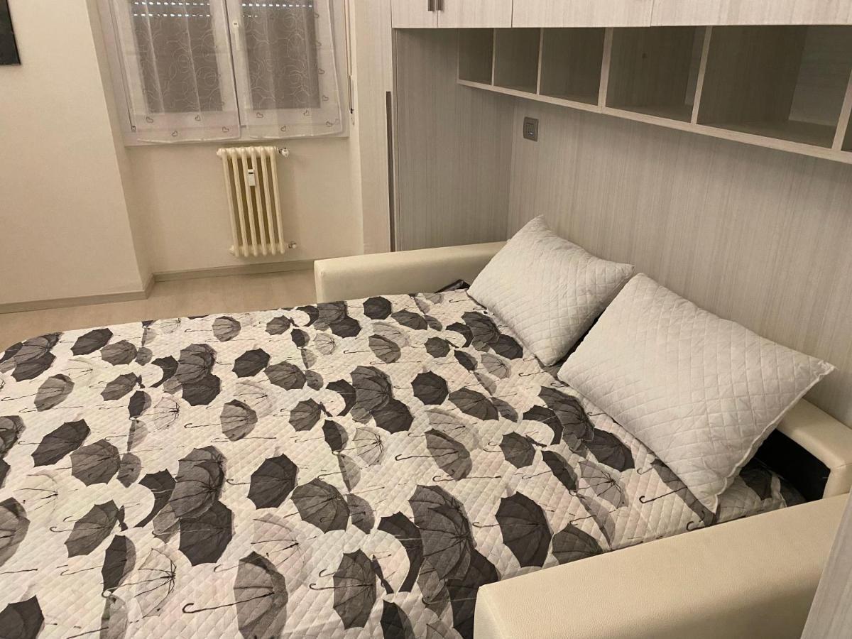 First Home Милан Экстерьер фото